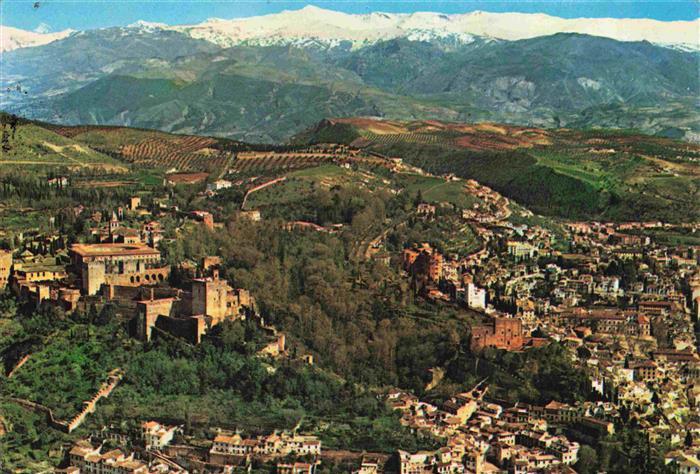 73985713 GRANADA Andalucia ES Vista aérea de la Alhambra y Sierra Nevada vista a