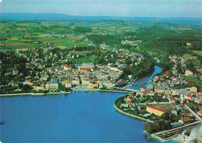 73986196 Gmunden Traunsee Salzkammergut Oberoesterreich AT Fliegeraufnahme