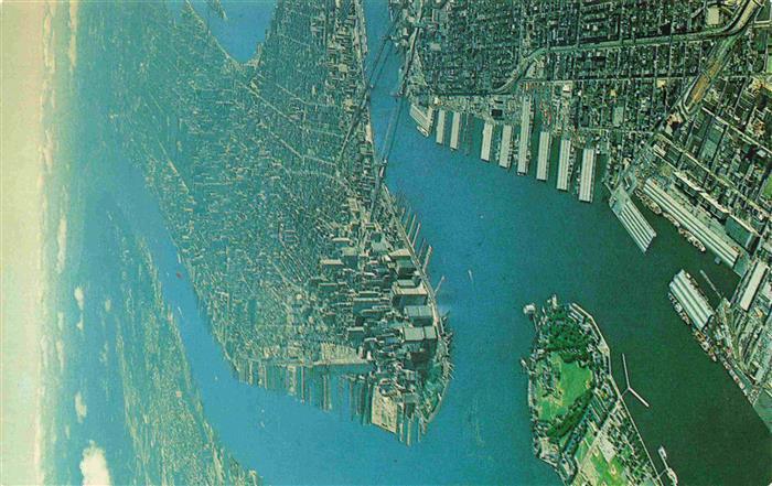 73988428 NEW YORK City USA Aerial view showing parts of Lower Manhattan Brooklyn