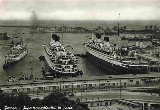 73989465 GENOVA Genoa Liguria IT Supertransatlantici in porto