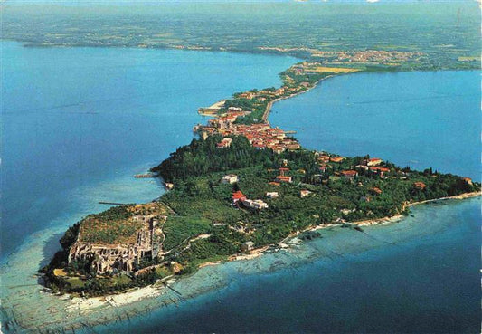 73991966 SIRMIONE Lago di Garda IT Fliegeraufnahme