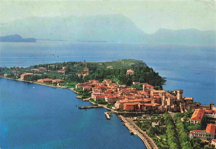 73991969 SIRMIONE Lago di Garda IT Fliegeraufnahme