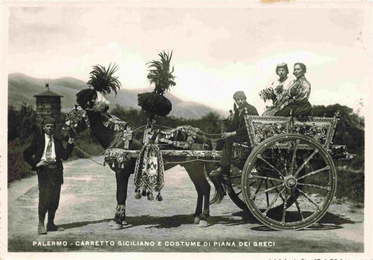 73966156 PALERMO  Sicilia IT Carretto Siciliano e Costume di Piana dei Greci