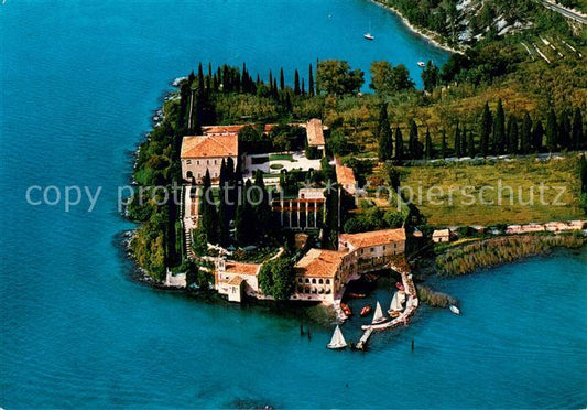 73751851 Lago di Garda Veduta aerea della Punta San Vigilio e la Baia delle Sire