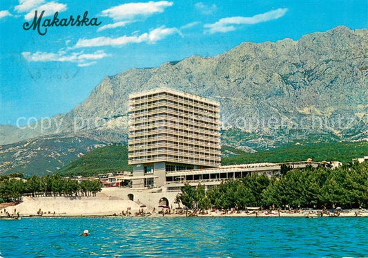 73765339 Makarska Croatia Blick vom Meer Bergwand u. Strand