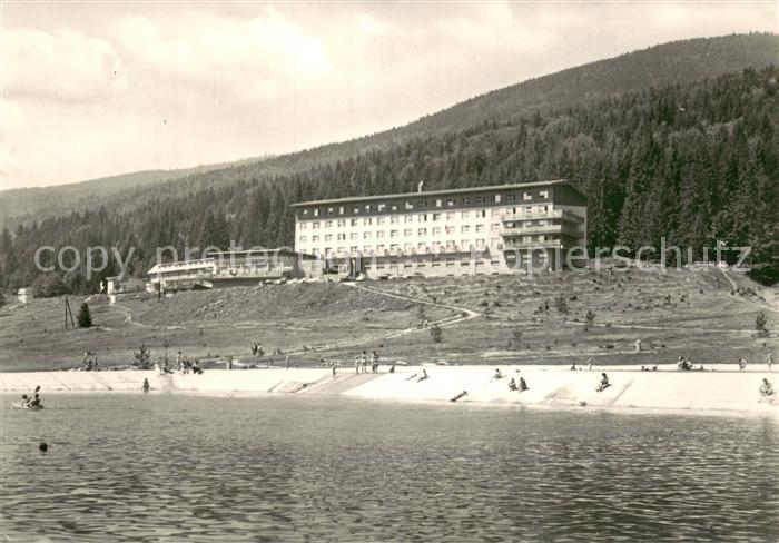 73771475 Nizke Tatry Slovakia Hotel Partizan Aussenansicht am Wasser