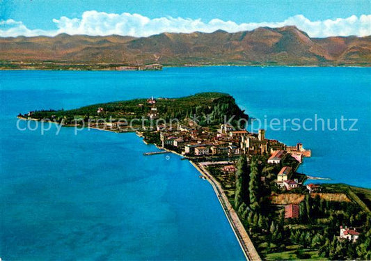 73782784 Sirmione Lago di Garda Veduta aerea della Penisola