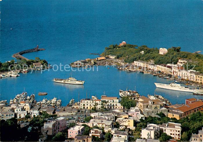 73783844 Ischia IT Fliegeraufnahme mit Hafen