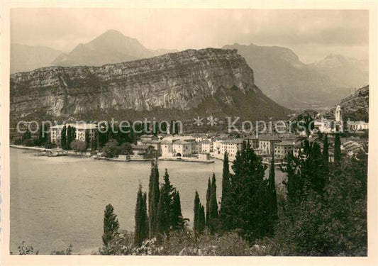 73784595 Maderno Lago di Garda IT Teilansicht m. See