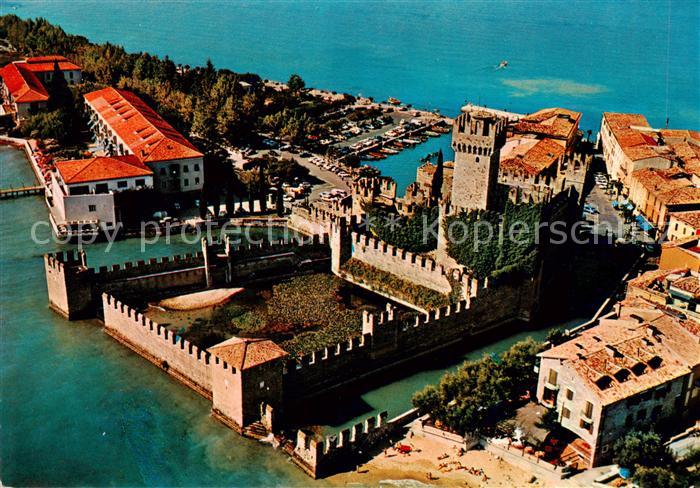 73788254 Sirmione Lago di Garda Castello Scaligero veduta aerea