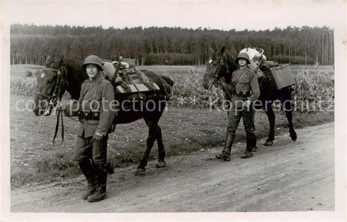 73921536 Militaria Schweiz Soldaten Pferde