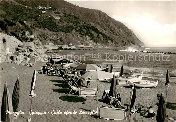 73802623 Moneglia Liguria IT Spiaggia Sullo sfondo Lemeglio