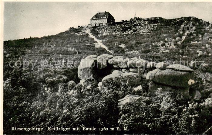 73805756 Riesengebirge Krkonose Karkonosze Reiftraeger mit Baude