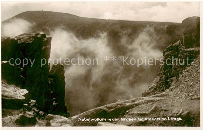 73810052 Riesengebirge Krkonose Karkonosze Nebelwolken in der Grossen Schneegrub