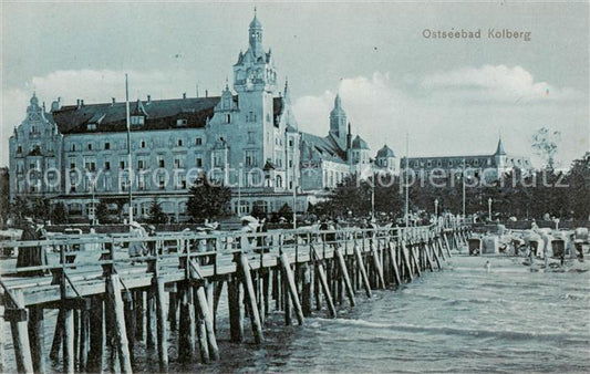 73818053 Kolberg  Ostseebad Kolobrzeg PL Seebruecke Hotel