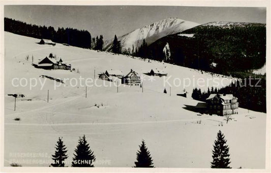 73817955 Riesengebirge Krkonose Karkonosze Braunbergbauden mit Schneekoppe