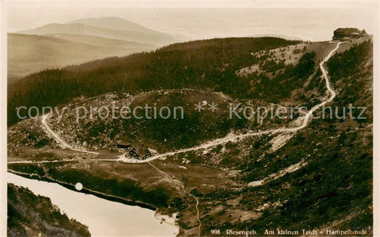 73818277 Riesengebirge Krkonose Karkonosze Kleiner Teich mit der Hampelbaude