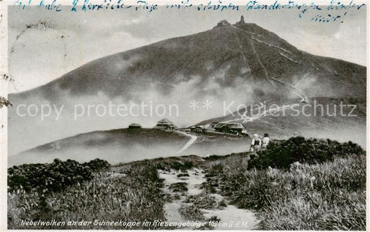 73818320 Riesengebirge Krkonose Karkonosze Nebelwolke an der Schneekoppe mit Sch