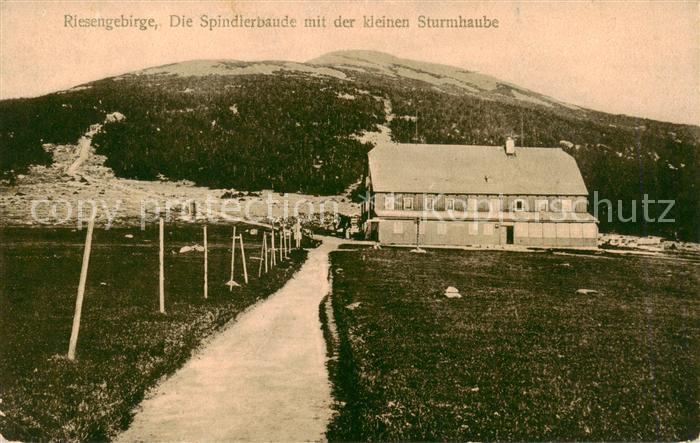 73818344 Riesengebirge Krkonose Karkonosze Die Spindlerbaude mit der kleinen Stu