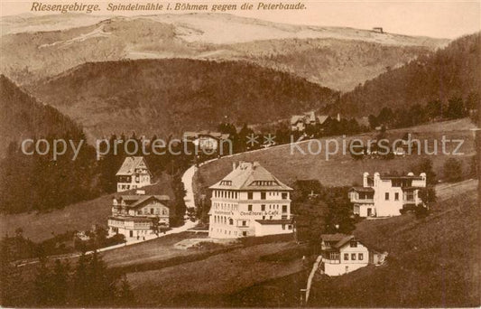 73818345 Riesengebirge Krkonose Karkonosze Spindelmuehle mit der Peterbaude