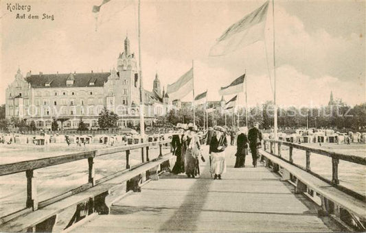 73818416 Kolberg  Ostseebad Kolobrzeg PL Auf dem Steg