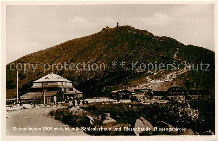 73818701 Riesengebirge Krkonose Karkonosze Schneekoppe mit Schlesierhaus und Rie