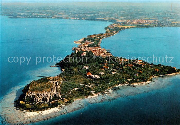 73829979 Sirmione Lago di Garda Fliegeraufnahme