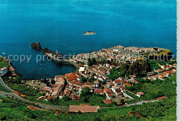 73861896 Madeira  Portugal Baia de Camara de Lobos Fliegeraufnahme