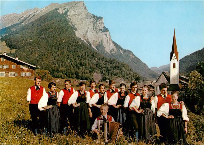 73875536 Vorarlberg AT Trachtengruppe Bregenzerwald Kirche