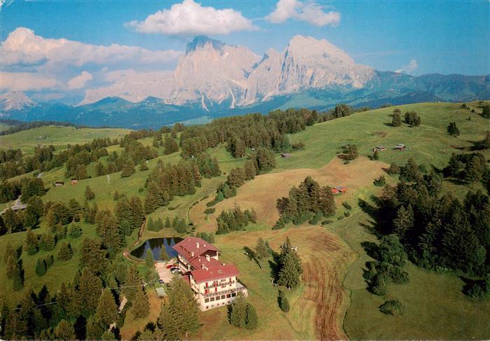 73883987 Seiseralm Alpe di Siusi Trentino IT Hotel Steger Dellai Fliegeraufnahme