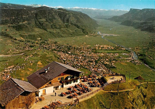 73882431 Hochmuter Dorf-Tirol Suedtirol IT Fliegeraufnahme mit Blick nach Meran