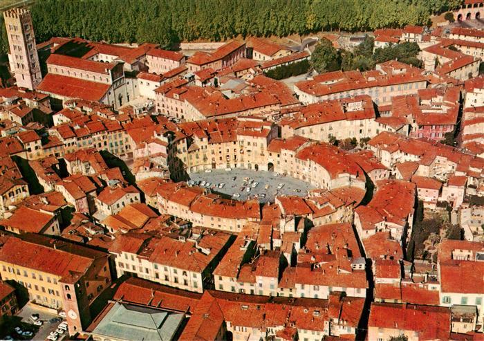 73896295 Lucca Toscana IT Anfiteatro Romano veduta aerea Amphitheater