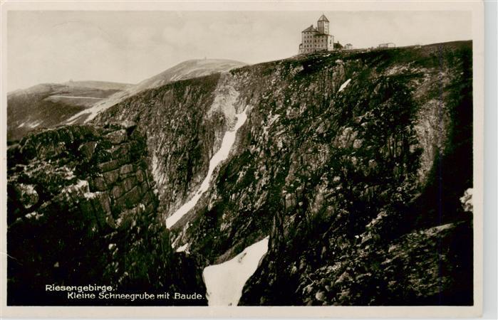 73909770 Monts des Géants Krkonose Karkonosze Petite fosse à neige avec lodge