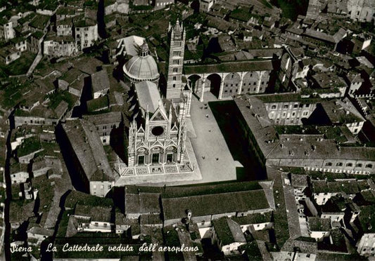 73914519 Siena Toscana IT La Cattedrale veduta dall aeroplano