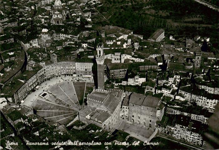 73914520 Siena Toscana IT Panorama veduta dall aeroplano con Piazza del Campo