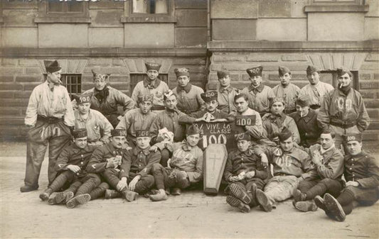 73953304 Militaria France sonstiges Soldaten Gruppenfoto