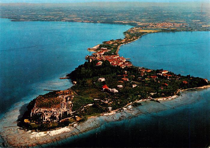 73962895 SIRMIONE Lago di Garda IT Fliegeraufnahme